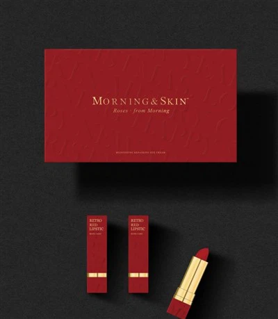 Suprojektuota kosmetikos dovanų dėžutė